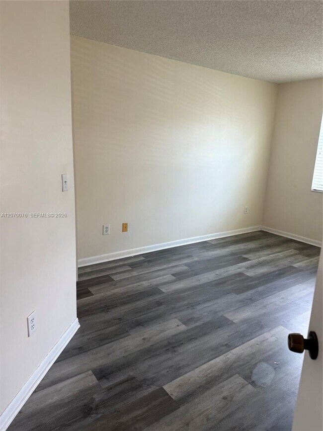 Foto del edificio - 2255 SE 27th Dr