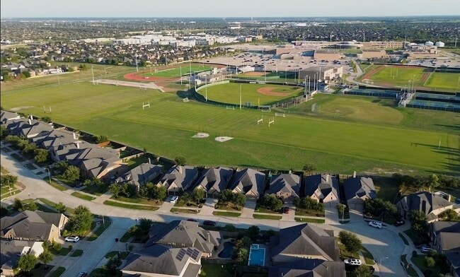 Foto del edificio - 28015 Castle Park Ln