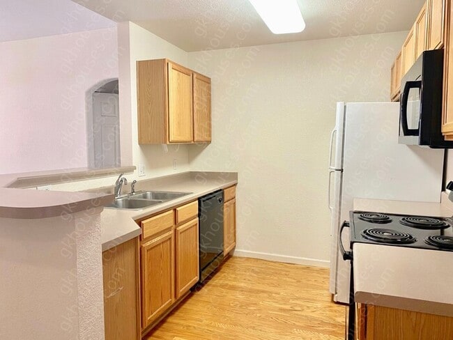 Foto del edificio - 2-Bed/2-Bath Condo/Pet Friendly/Voucher Accepted/Available Soon!