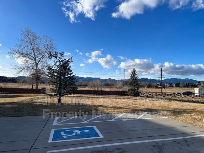 Foto del edificio - 6262 Kilmer Loop