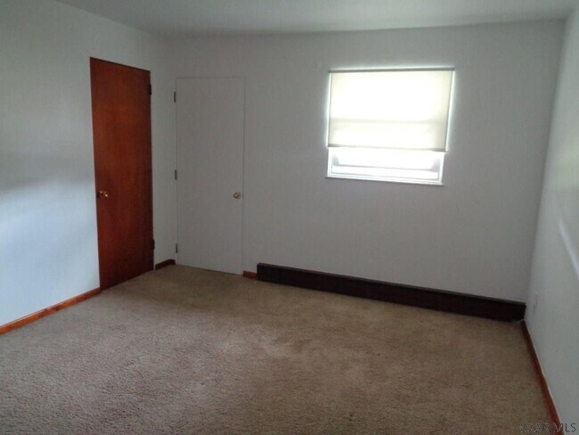 Foto del edificio - 626 Evergreen St