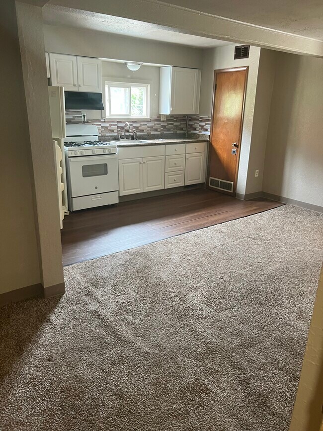 4900 Walnut St Unit 4, McKeesport, PA 15132 Apartments in McKeesport