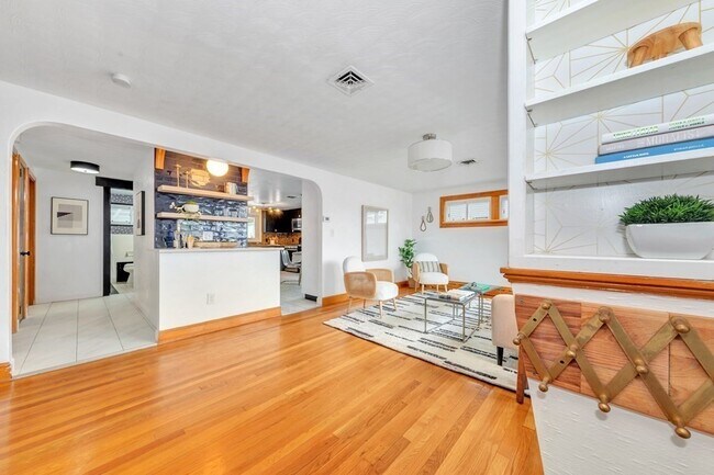 Building Photo - 61 Montmorenci Ave