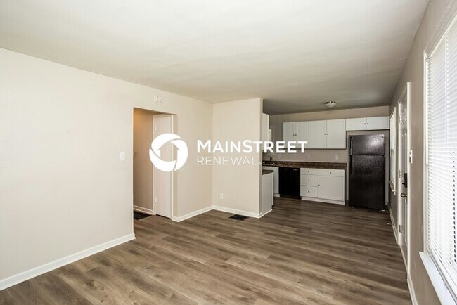 Building Photo - 5301 E 19th Pl