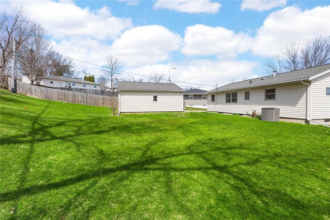 Building Photo - 3501 Sheridan Dr SE