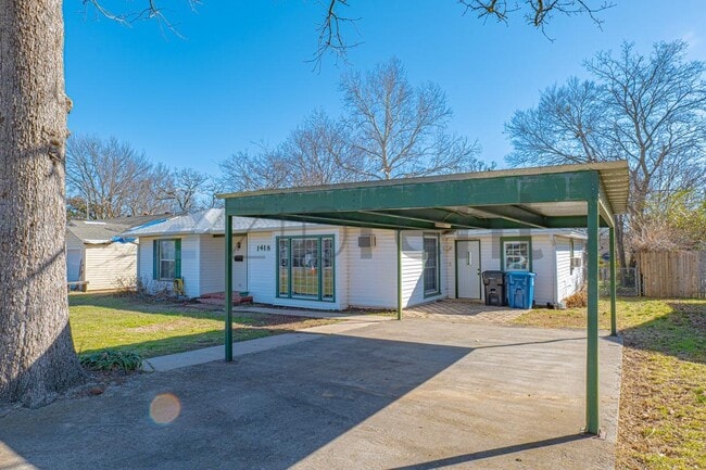 Foto del edificio - 1418 W Shepherd St