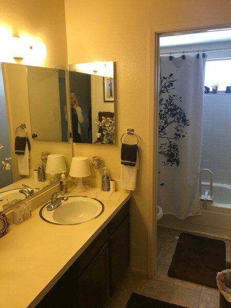 Foto del edificio - Charming 3BR/2BA Condo near Cherry Creek R...