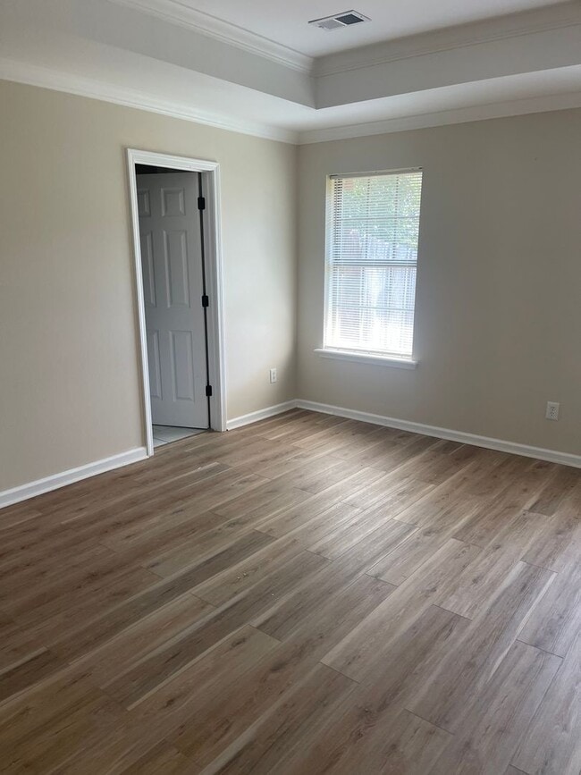 Building Photo - 2708 Henson Pl