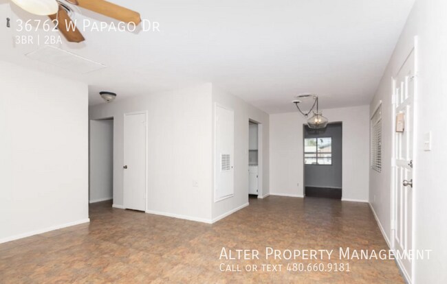 Foto del edificio - 36762 W Papago Dr