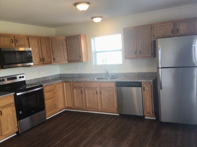 Foto del edificio - 2070 Whispering Wind Ln