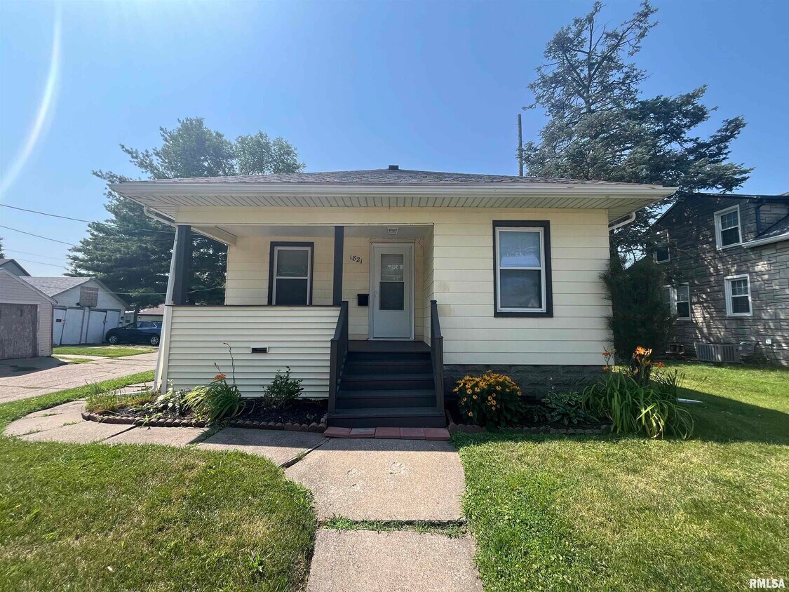 Primary Photo - 1821 W High St