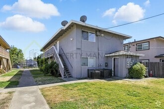 Building Photo - 2205 15th Ave