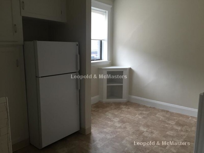 Foto del edificio - 98A Longwood Ave