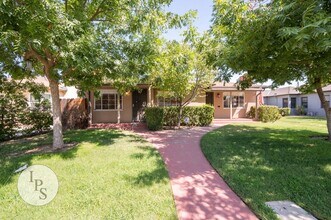 Building Photo - 534 W Hedges Ave