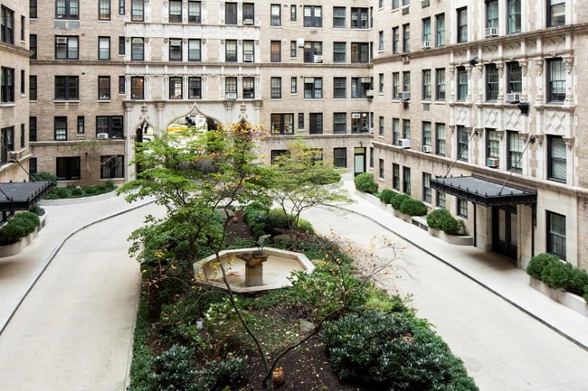 Building Photo - 1185 Park Ave