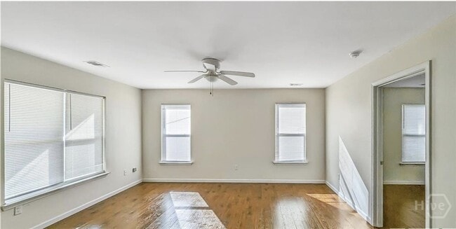 Building Photo - 801 Davis Ave