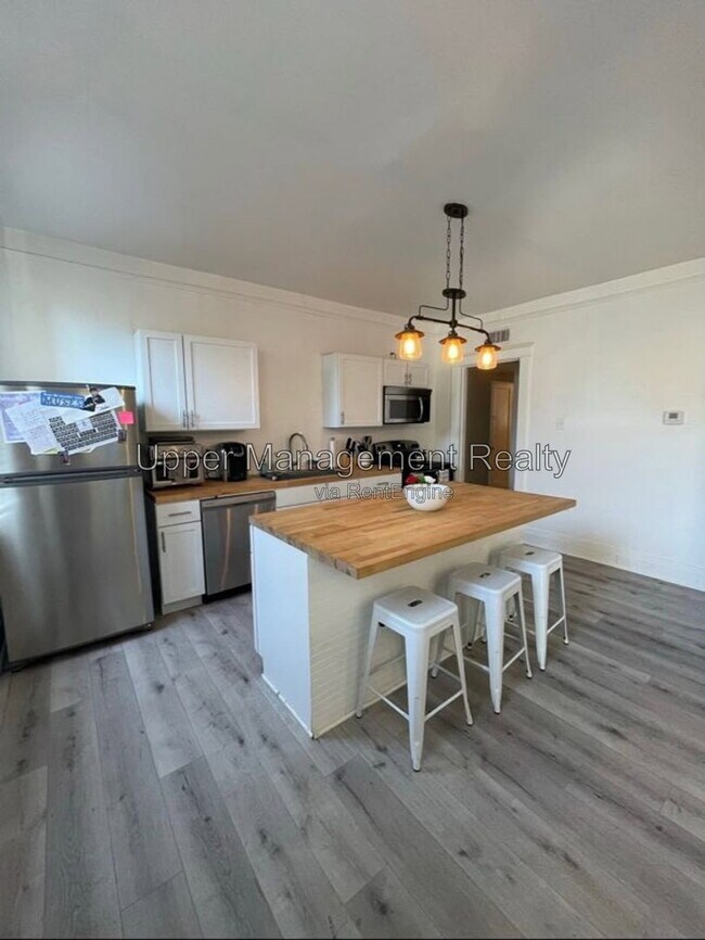 Foto del edificio - 7429 Hampson St