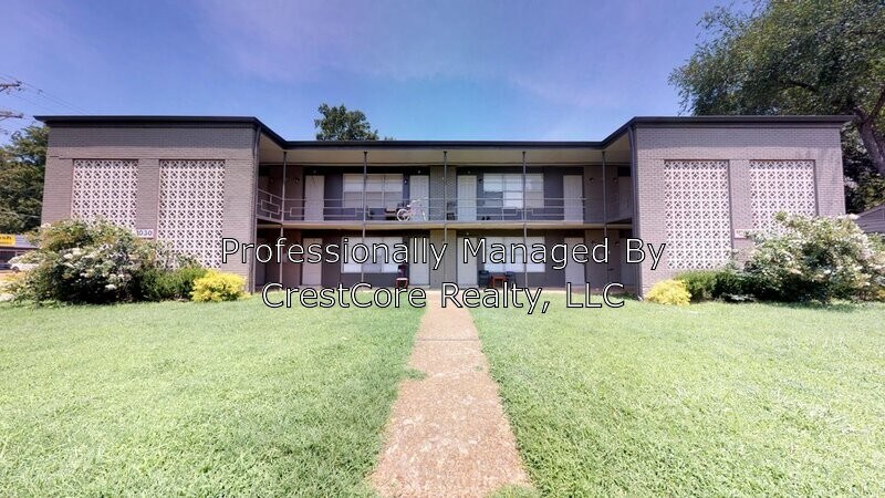 Primary Photo - 1030 Novarese Ave