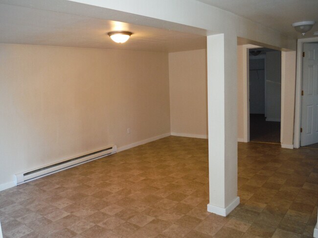 living room - 1324 Saratoga Rd