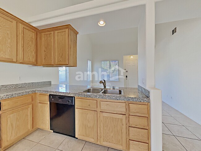 Foto del edificio - 7596 Rising Port Ave