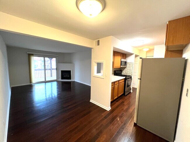 Foto del edificio - 1875 Tall Oaks Dr