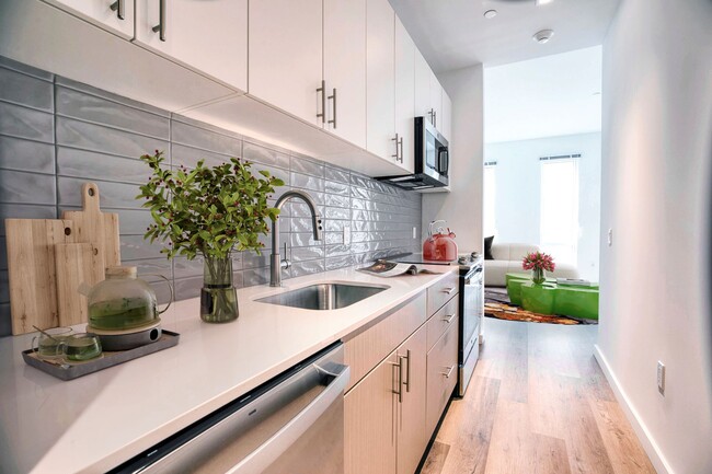 Interior Photo - Hamilton Crossing