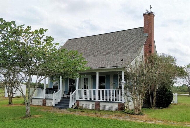 Building Photo - 16632 TX-36