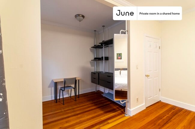 Building Photo - Room in Shared 5 bed/2 bath home