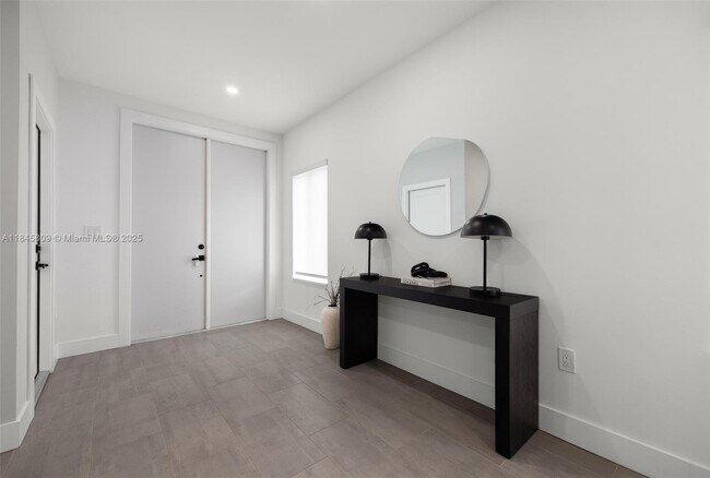 Foto del edificio - 3368 SW 27th St
