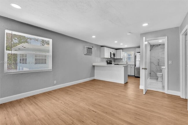 Building Photo - 163 NW 40th St