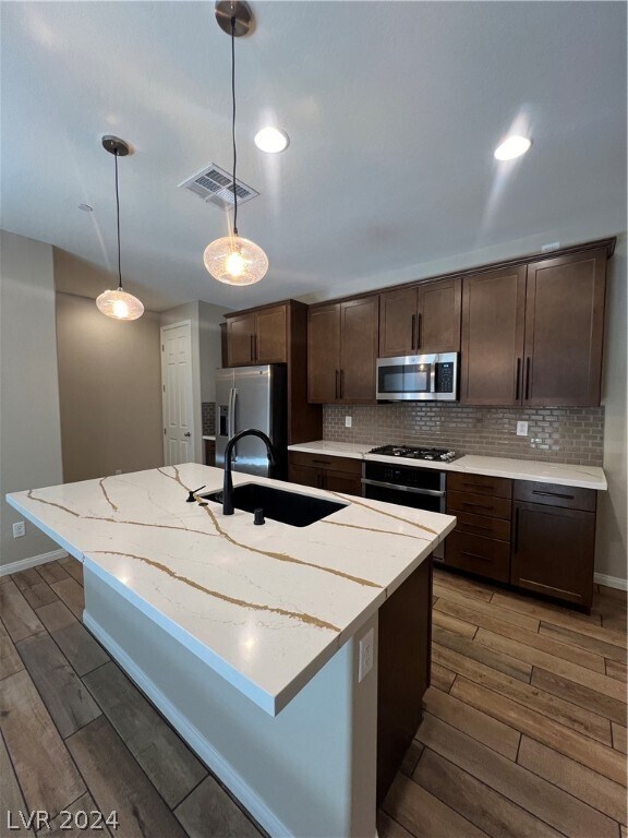 Foto del edificio - 11723 Emerald Lk Ave