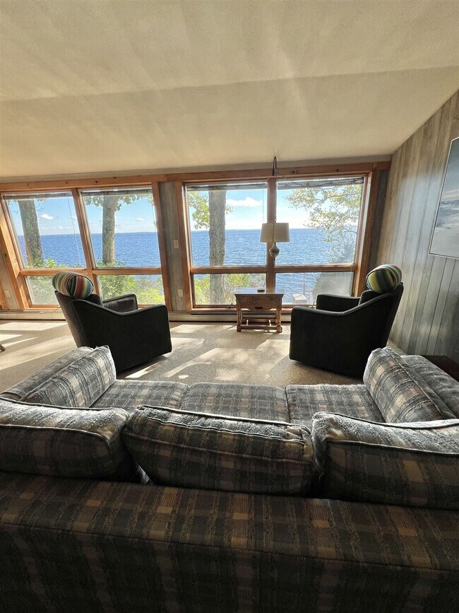 Foto del edificio - 120 Safe Harbour Rd