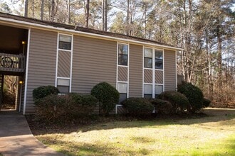 Building Photo - 109 Howell Way