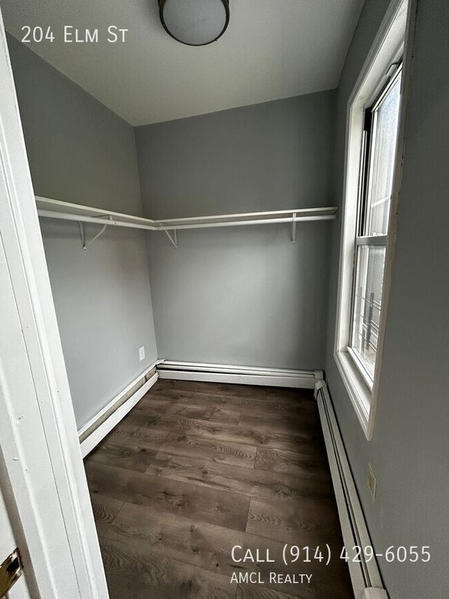 Photo - 204 Elm St Apartment