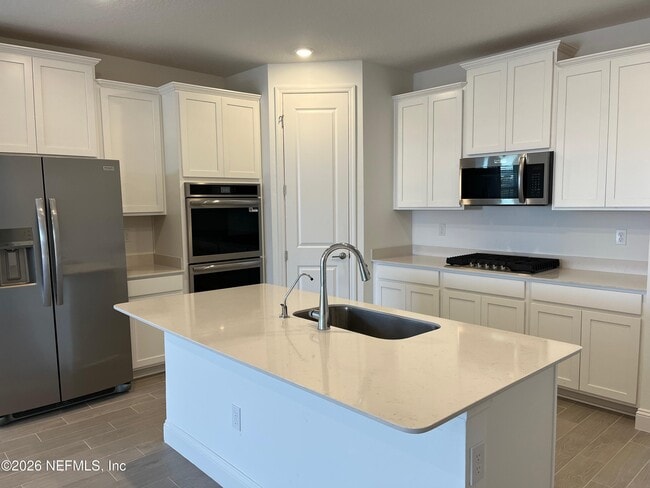 Foto del edificio - 66 Otsego Ln