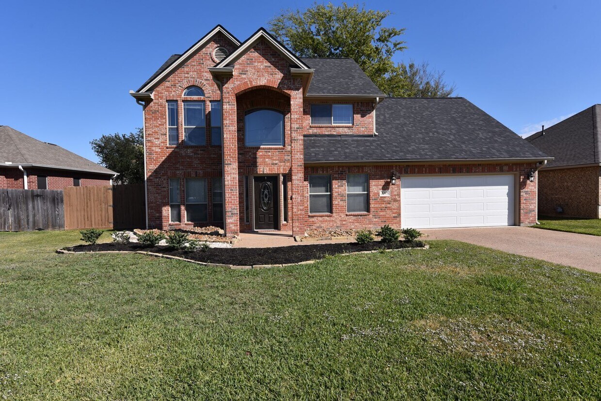 Foto principal - Great 4 Bedroom 2.5 Bathroom, In Bridle Ga...