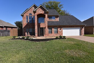 Building Photo - Great 4 Bedroom 2.5 Bathroom, In Bridle Ga...