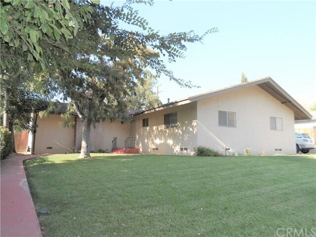 Primary Photo - 211 Green Oaks Dr