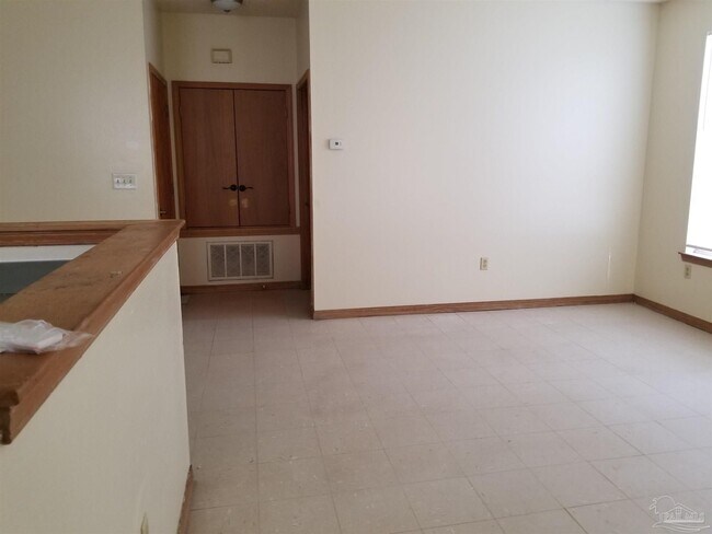 Foto del edificio - 5016 Lillian Hwy