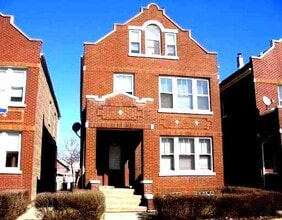 Building Photo - 1724 W 33rd Pl