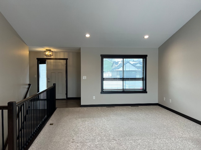 Foto del edificio - 622 15th Ave NE