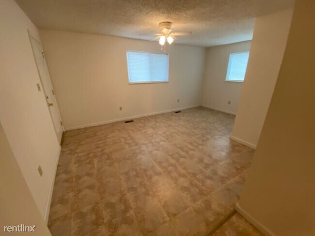 Building Photo - 2 br, 1 bath House - 2168 Tenbrook Rd