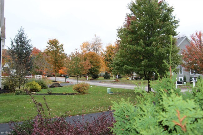Building Photo - 3 Bridle Path