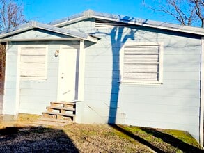 Building Photo - 118 Totem Pole Dr