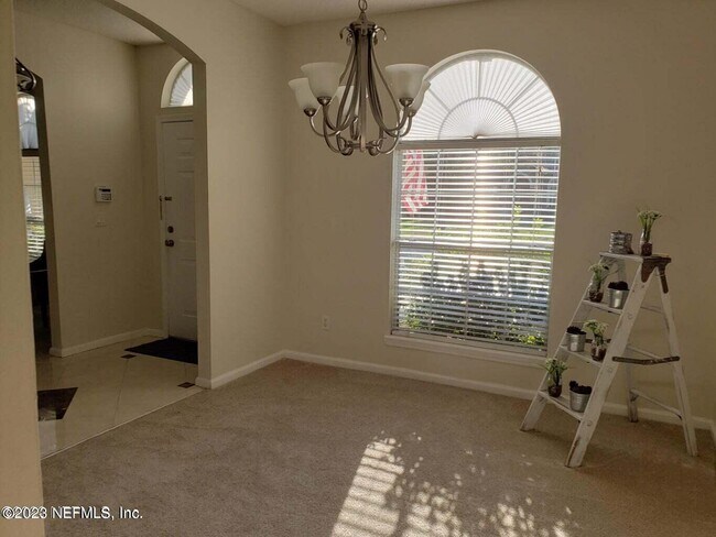 Building Photo - 1708 Dartmoor Ln