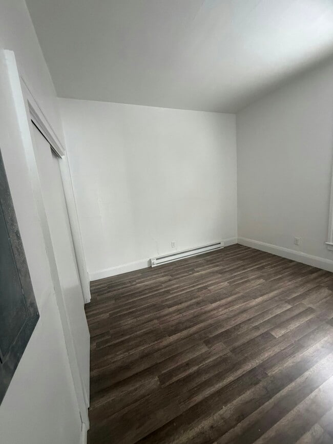 Building Photo - 2618 Collingwood Blvd