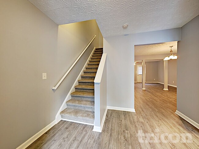 Building Photo - 418 Whippet St