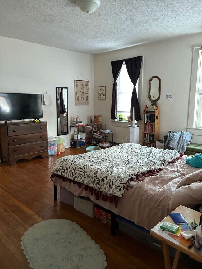 Foto del edificio - Awesome 2 Bed 1 Bath! Available June 1st!