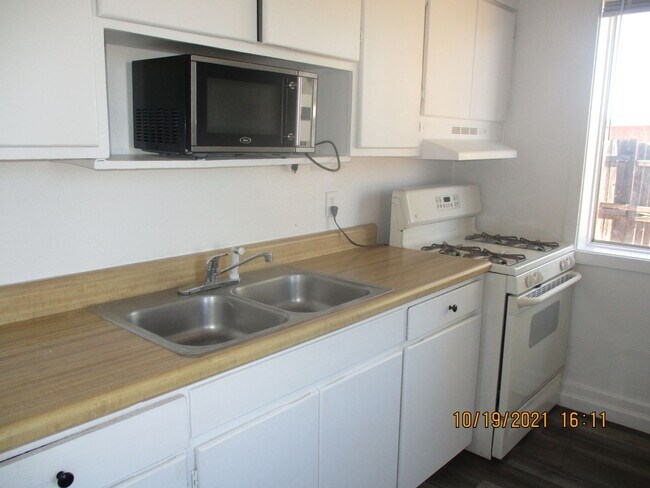 Building Photo - 540 North Ave