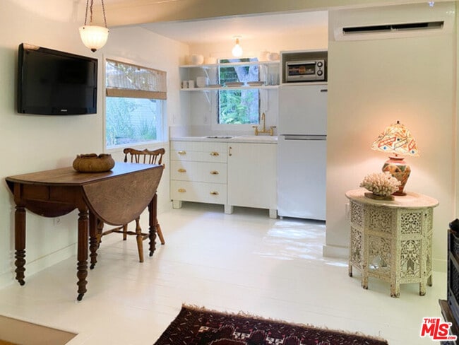 Building Photo - 1602 Courtney Ave